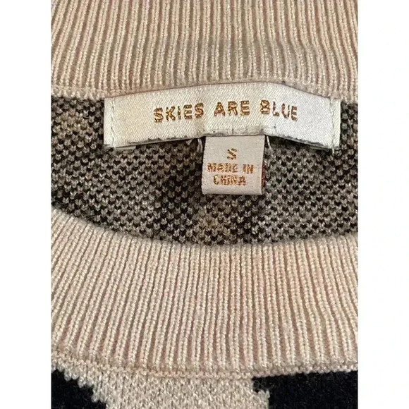 Skies Are Blue Women's Cheetah Print Sweater SIZE-SMALL - Picture 4 of 7
